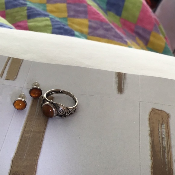 Matching ring and earrings 5 - Picture 3 of 4